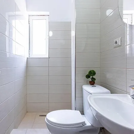 31 - Central, Access