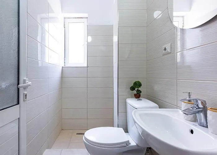 31 - Central, Access